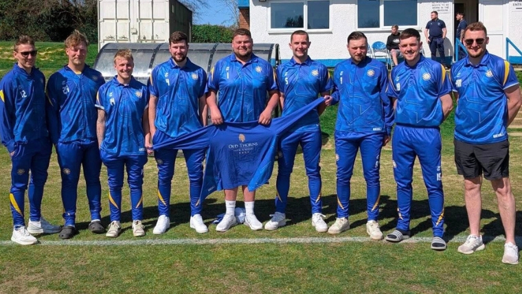Old Thorns Supports Liphook United FC